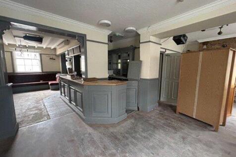 Retail Property (high street) to rent Image 5
