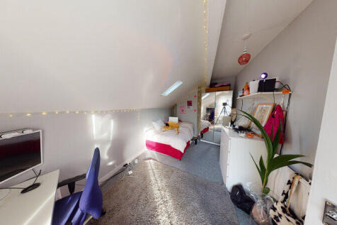 Victoria Road, Hyde Park, Leeds photo 3