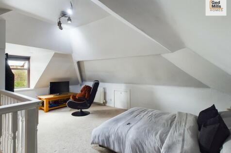 LOFT ROOM 