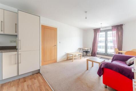 22 Charles Street CENTRO 10.jpg