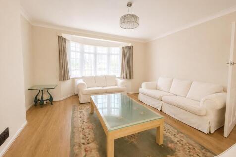 5-bed semi-detached on Alderbrook Road, London, £3,900/mo
