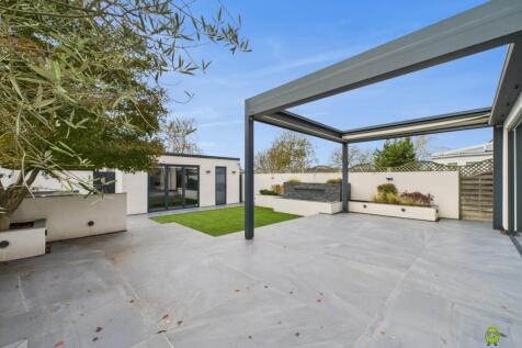 Presented by James at EweMove Bexleyheath and Dart