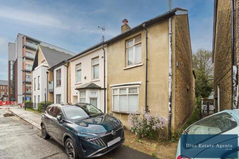 Hounslow, TW3 - property photo