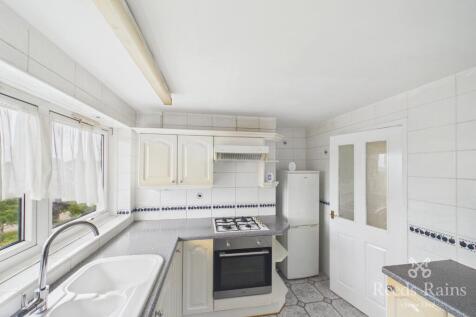 Mile Oak Road, Rotherham, South Yorkshire, S60 photo 3