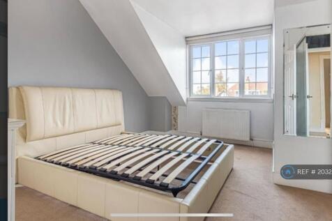 Master Bedroom, The Bed Stays, Built In Wardrobe