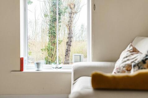 39 Coxs Ground window