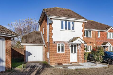 Addlestone, KT15 - property photo