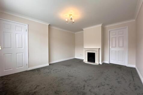 Spacious Living Room 029