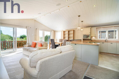 Open Plan Kitchen/Lounge &amp; Dining Areas