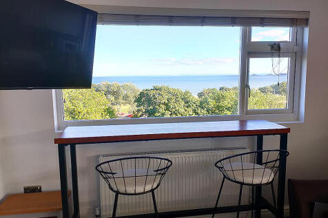 Sitting room with sea view
