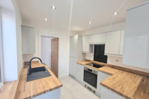 Bridgend, CF31 - property photo
