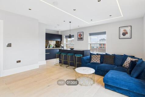 Kitchen &amp; Living area