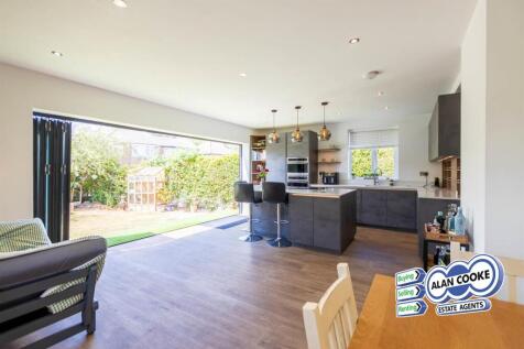 OPEN PLAN DINING KITCHEN