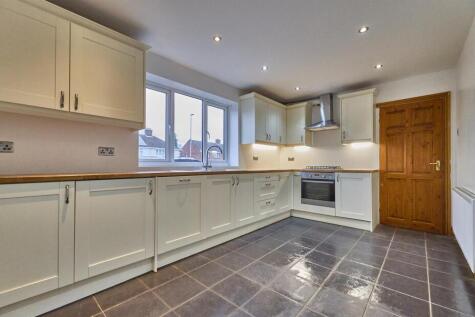78 Featherston Drive BB 4.jpg