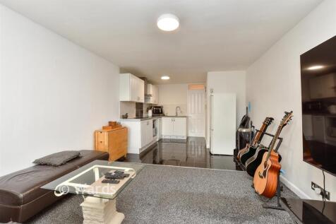 Kitchen/ Living Area