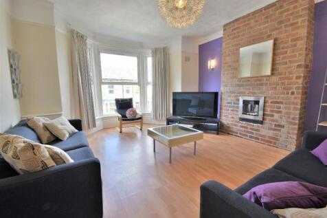 8-bed house on 8 BED STUDENT HOUSE SHARE - CROOKESMOOR, £620/mo