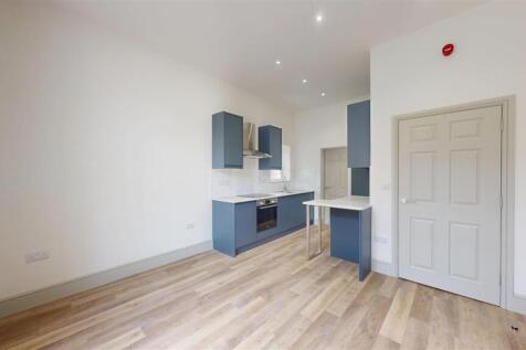 Abbey Foregate, f3, living room/kitchen