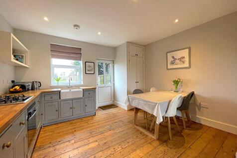 Kitchen/Dining Room (5)