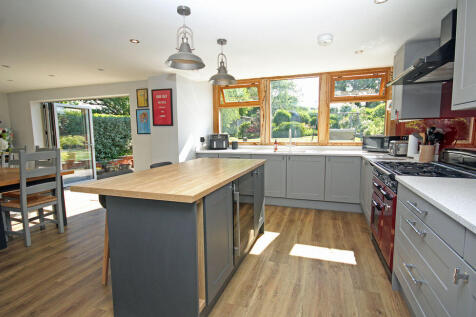 Kitchen dining room