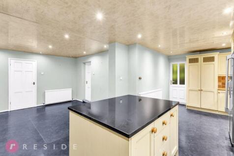 Kitchen / Breakfast Room