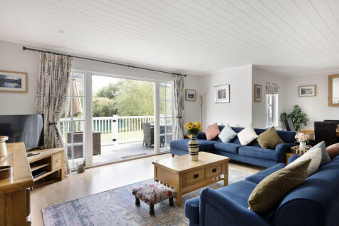 Living area - 1