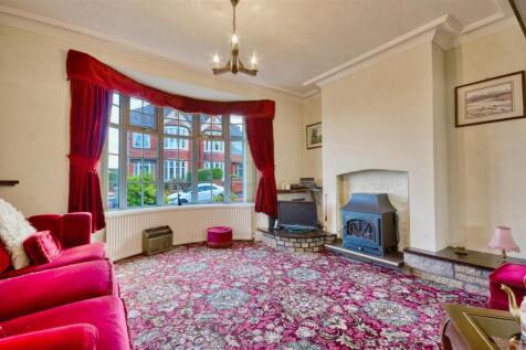 Living Room.jpg