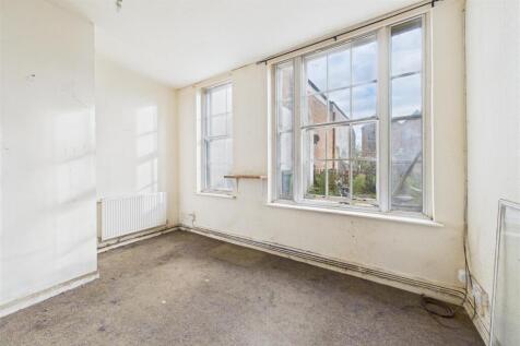 Flats A, B, C 18 Church Street, Tewkesbury, GL20 5