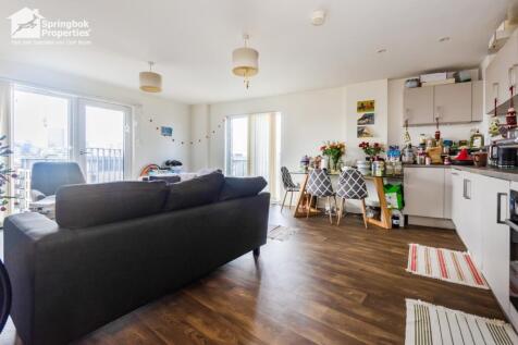 3 bed, 2 bath Apartment in Birmingham - Photo 3