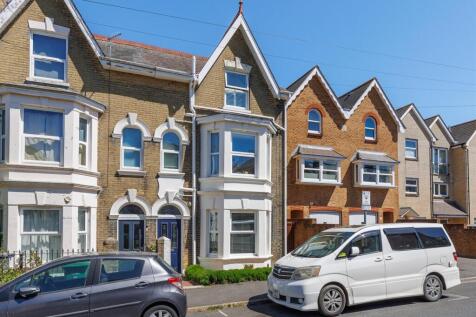 Three storey period property within short walk int