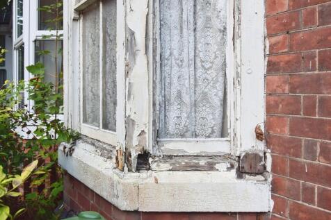 17 Crescent Road,...