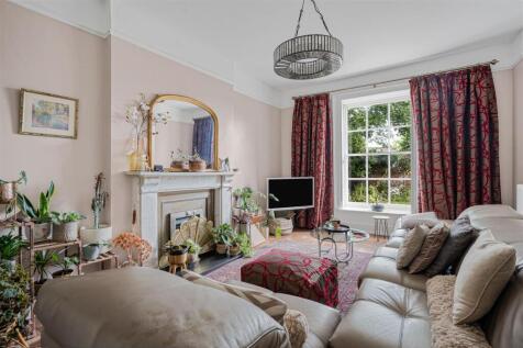 Living Room.jpg