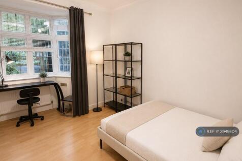Bedroom / Workspace