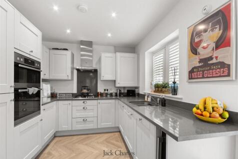 19 Tully Drive 4.jpg