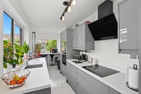 Kitchen_2.jpeg
