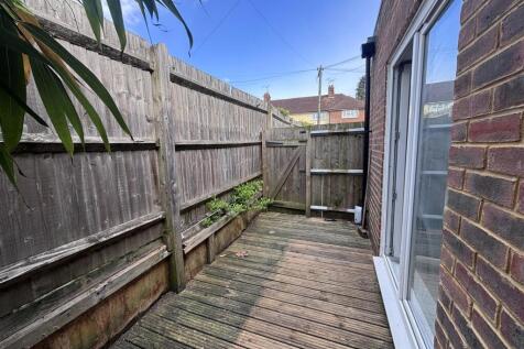 5 Redlands Place.jpg