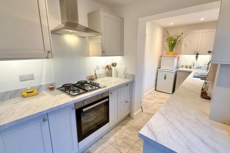Kitchen 1.jpg