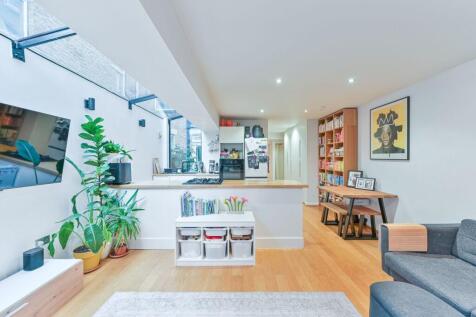 London, SE5 - property photo