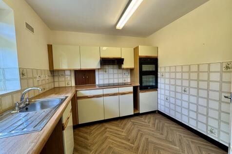 Fenton Close, Mossley, Congleton photo 4