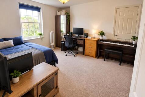 4-bed flat on St Michaels Hill, Kingsdown, Bristol, BS2, £3,420/mo