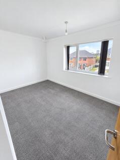 Hawkshead Crescent, Leeds photo 4