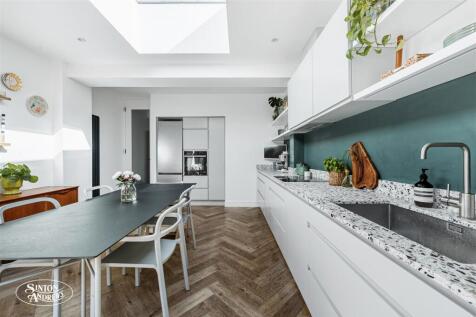 62 Cranmer Avenue-7.jpg