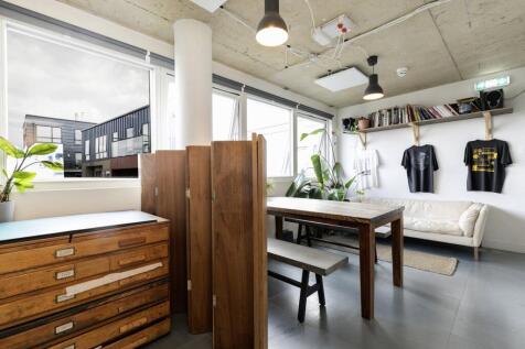 Reliance Wharf 21.jpg