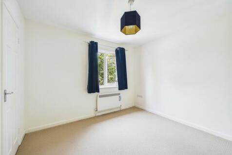 Drift Way, Colnbrook, Slough, Berkshire, SL3 photo 4