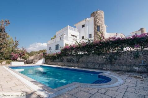 Amazing 3/5 Bedroom Fully Furnished Villa with Large Plot and Elevated Views Image 9999 25