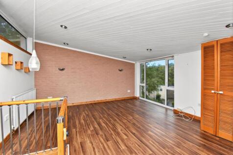 Lounge/Dining Angle 1