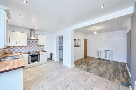 Kitchen/Dining Area