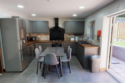 5-bed house on Hubert Road, Selly Oak, B29 6DS, £802/mo