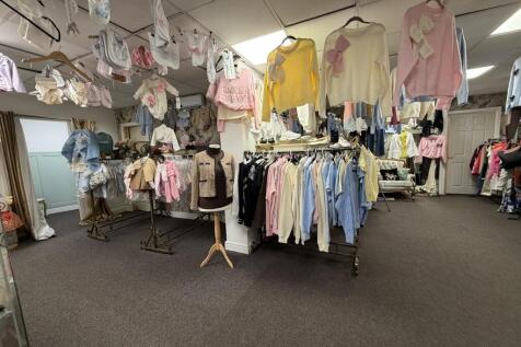 Retail Property (high street) to rent Image 5