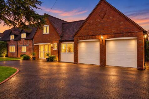 2303 Stratford Road_2 Twilight.jpg