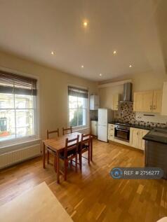 Livingroom/ Kitchen